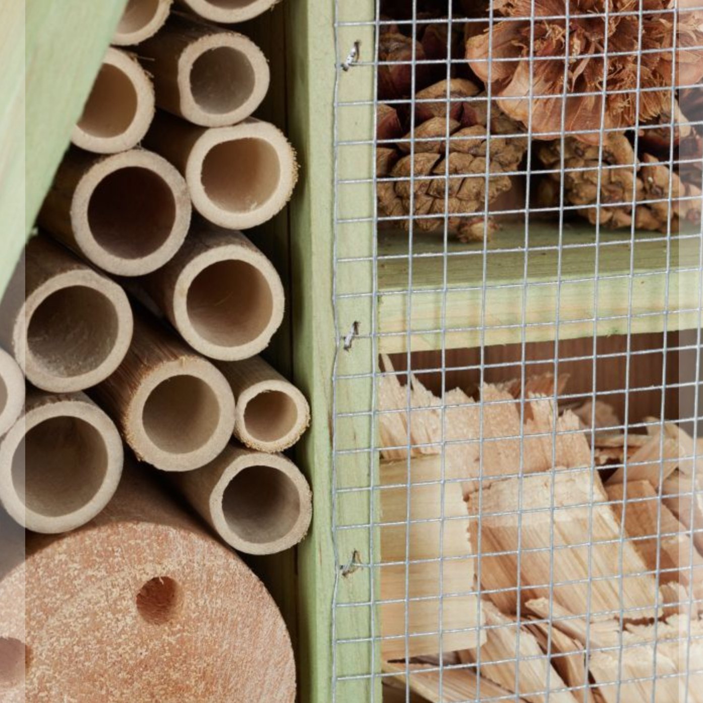 Insektenhotel "Dreieck", mit Ständer
